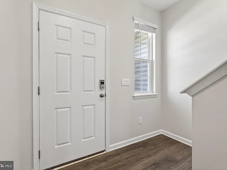 183 Caterpillar Dr — Photo 5