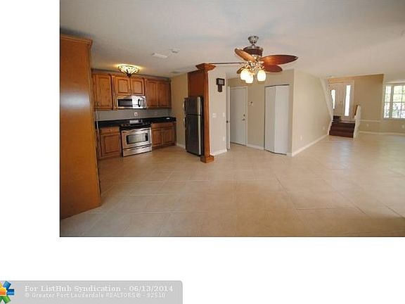 4th image of 11784 NW 1st St