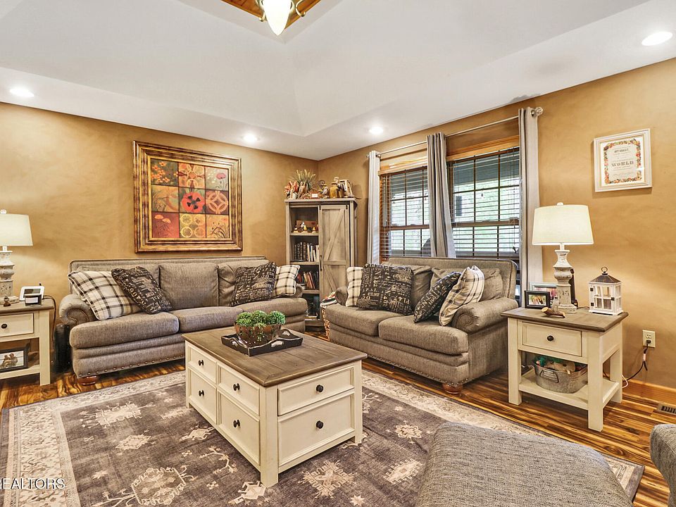 7th image of 426 Allen Dr