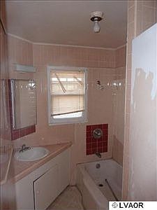 2nd image of 415 W Ocean Ave