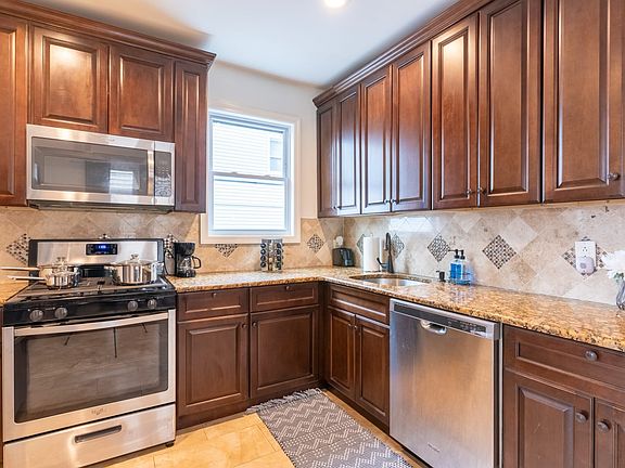 3rd image of 45 Highland Ave Floor 1