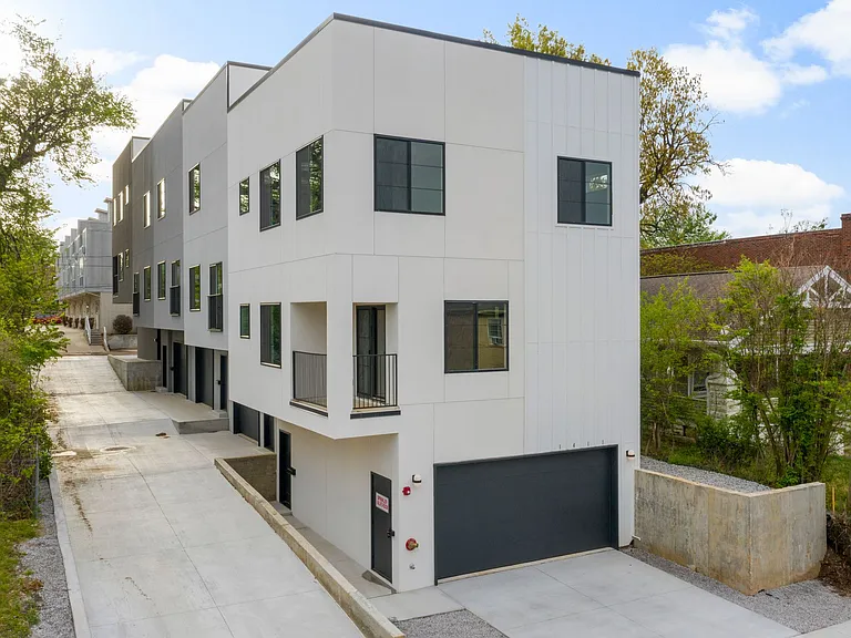 Quaker Condos - $300 Off Immediate Move-Ins! — Photo 16