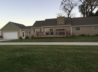 1996 Hogback Bridge Rd, Winterset, IA 50273