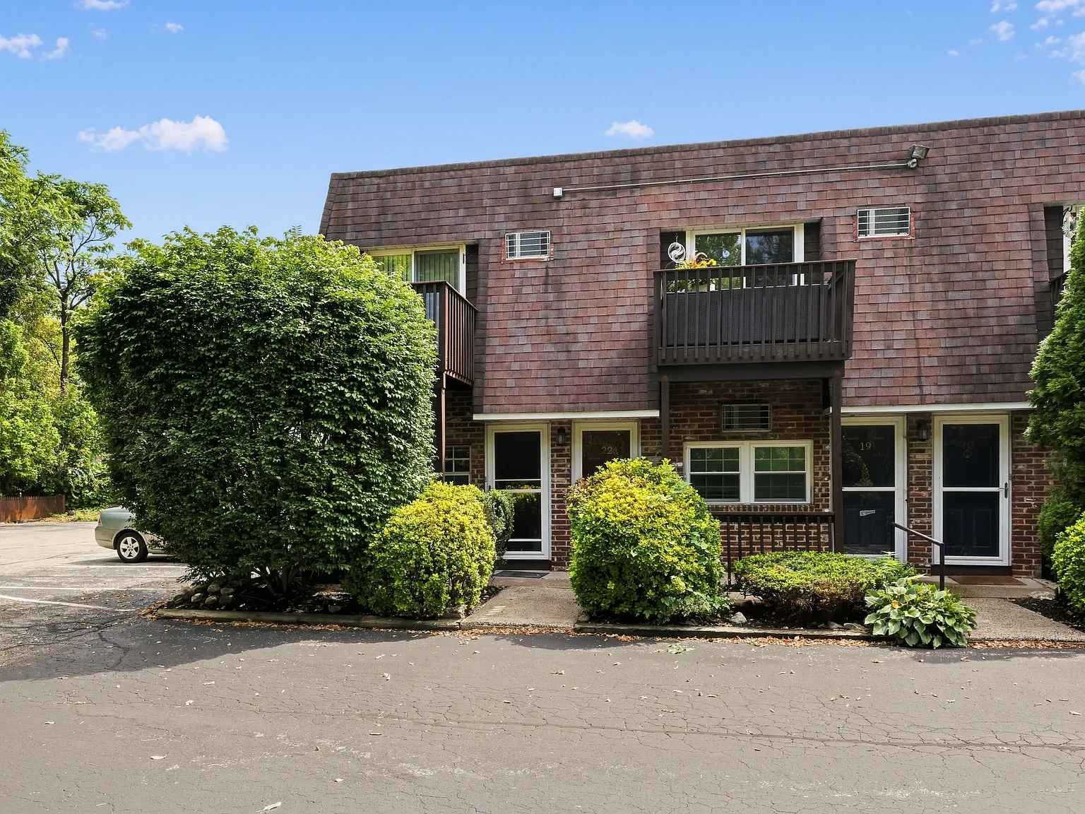 1 bed, 750 sqft, $1,900 — Photo 2