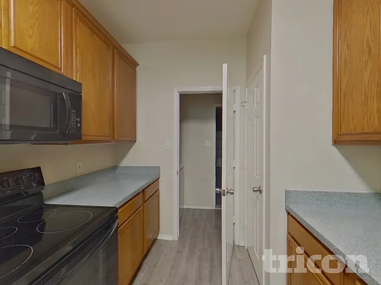 6300 Downeast Dr — Photo 2