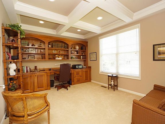 5th image of 8238 Sweet Briar Ct
