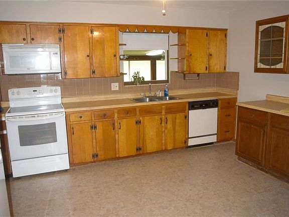4th image of 2609 18th Ave