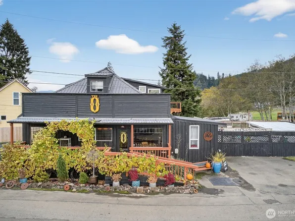 8 Fairgrounds Road, Skamokawa, WA 98647