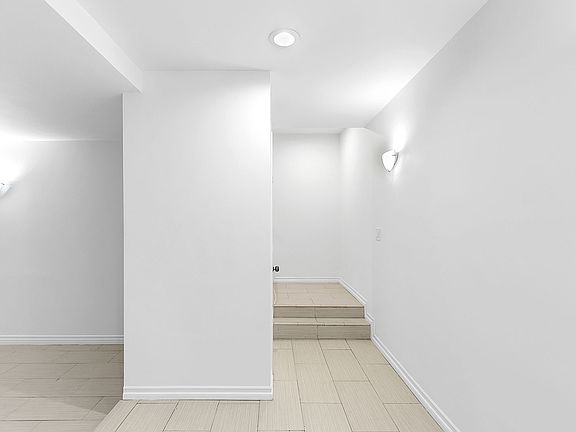 5th image of 1230 Princeton St #5