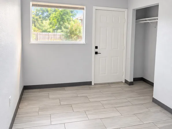 4999 S Ridgewood Ave APT 2, Pt Orange, FL 32127