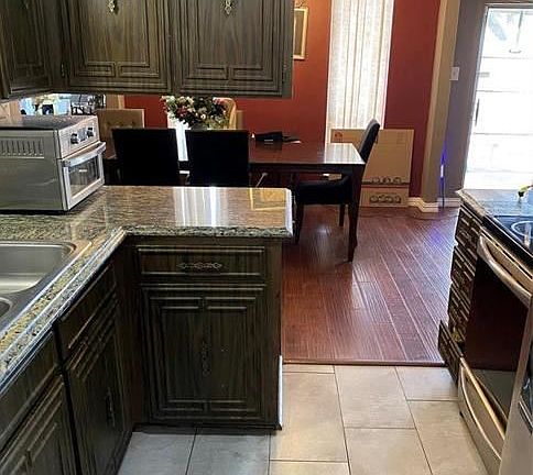 4th image of 4930R Collingwood Dr