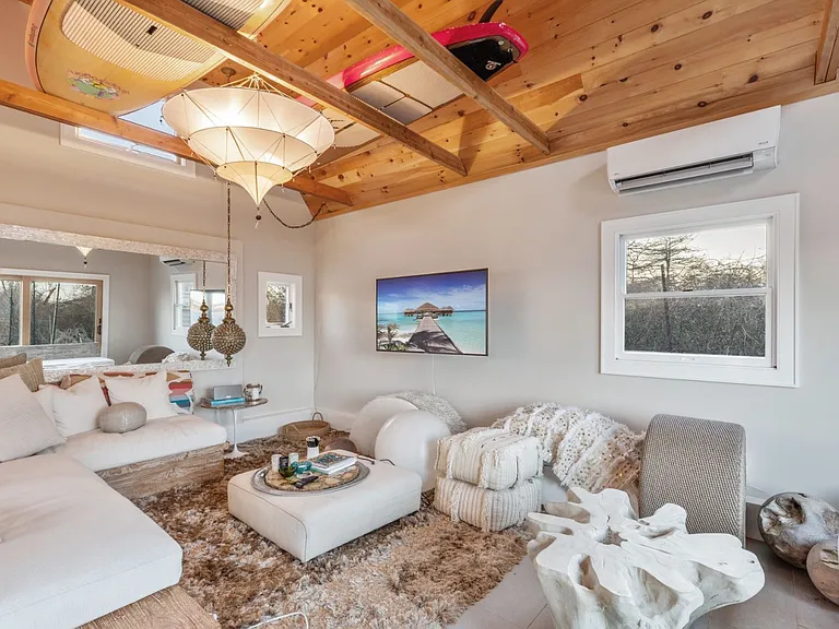 100 Old West Lake Dr — Photo 8