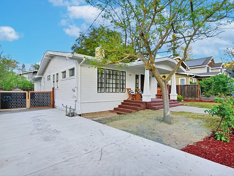 321 Johnson Ave — Photo 8
