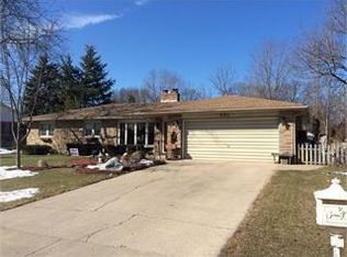 601 Black Oak Dr, Trail Creek, IN 46360