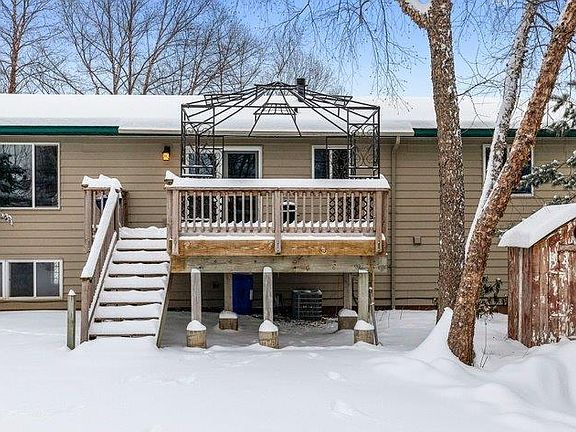 3rd image of 1120 Honeysuckle Ln
