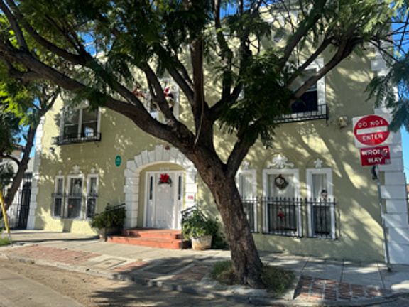 5th image of 1109 Laguna Ave APT 4