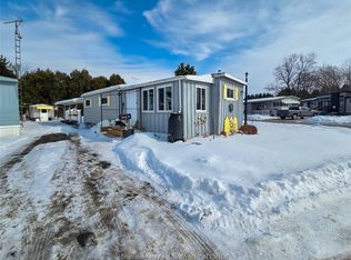 22220 Charing Cross Rd #21, Chatham Kent, ON N7M5V8