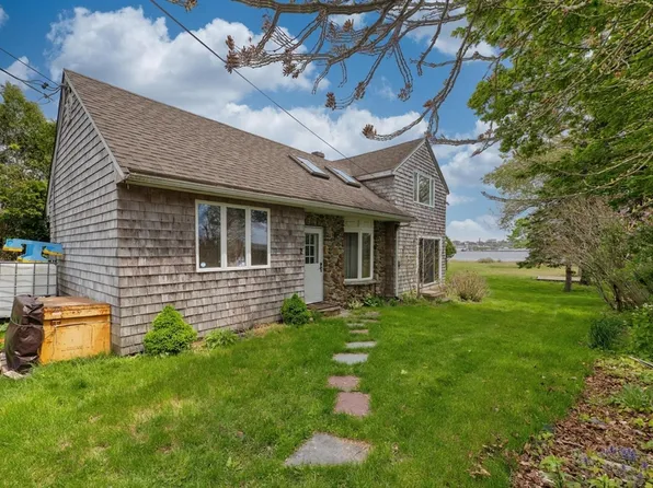 2 Oneil Rd, Somerset, MA 02725