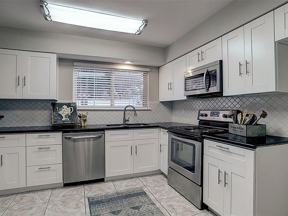 5th image of 7330 Muirwood Ln
