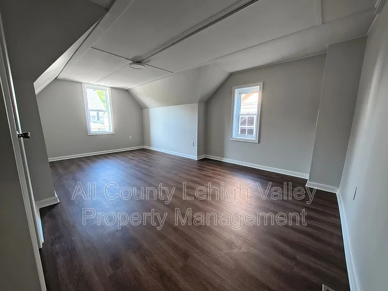 20 E Prospect St — Photo 13