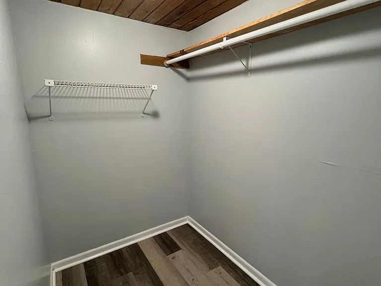 538 Norfolk Cir — Photo 15
