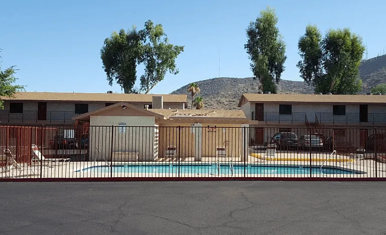 Foothills Court Apartments — Photo 2