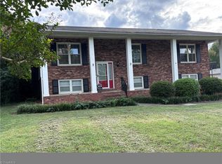1024 Kelwyn Ln, Lewisville, NC 27023