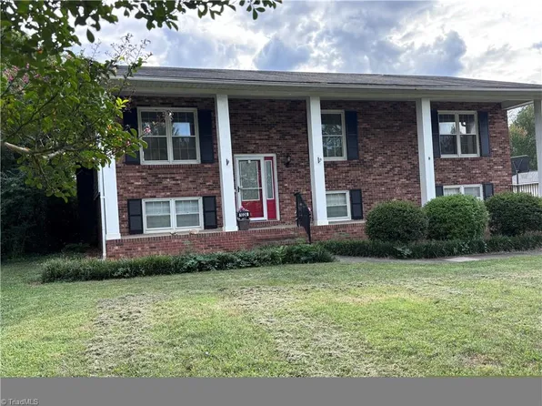 1024 Kelwyn Ln, Lewisville, NC 27023
