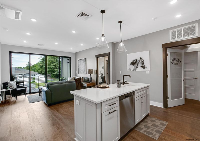 4th image of 116 WEST Avenue #202