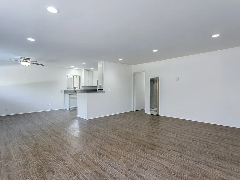 660 W Sierra Madre Blvd #E — Photo 5