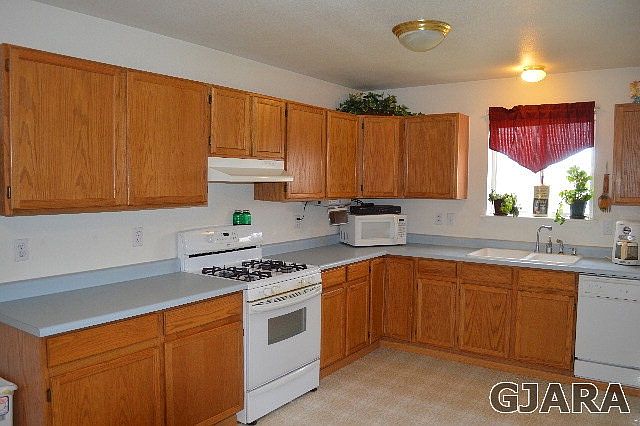 1st image of 843 Logan St