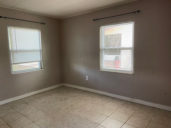 5th image of 1203 Druid Pl
