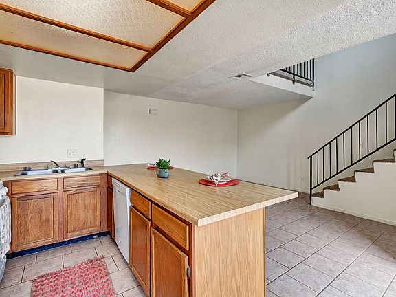 Avanti Townhomes Kitchen
