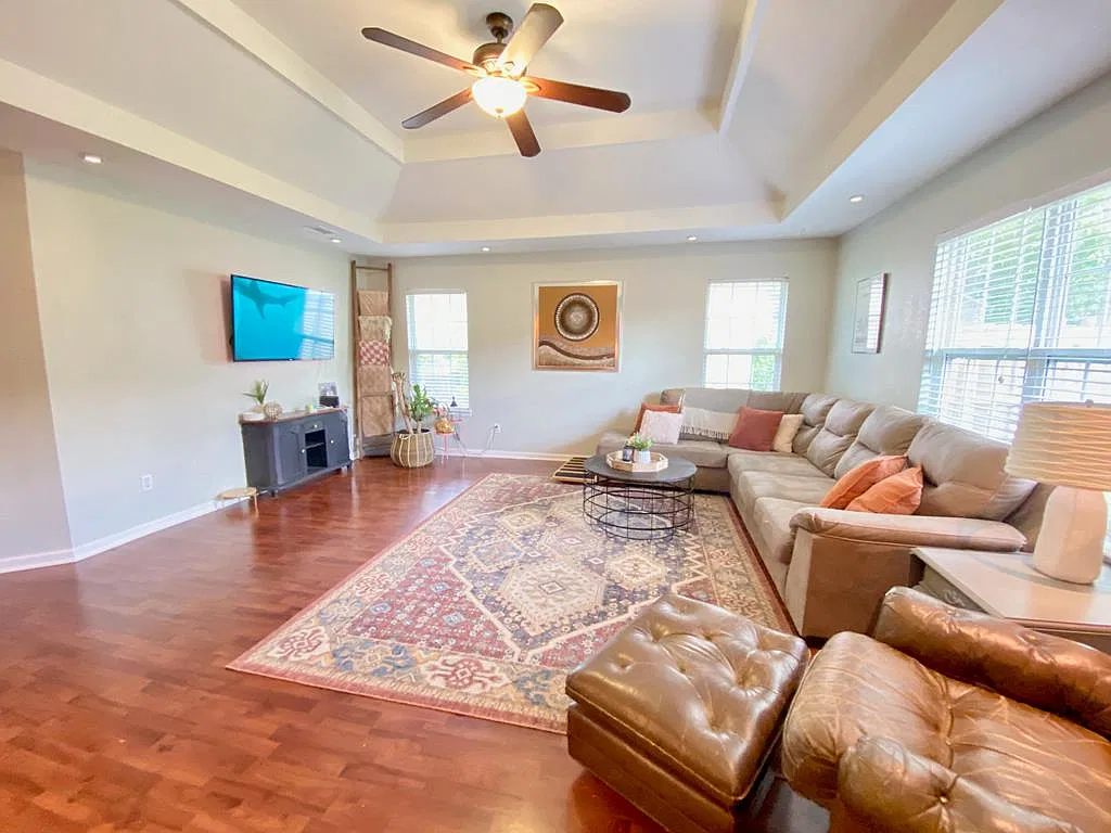 3 bed, 1569 sqft, $1,950 — Photo 4