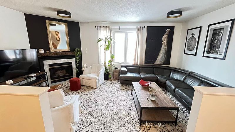 Oakville Townhouse for rent - 3 Bedrooms — photo 3