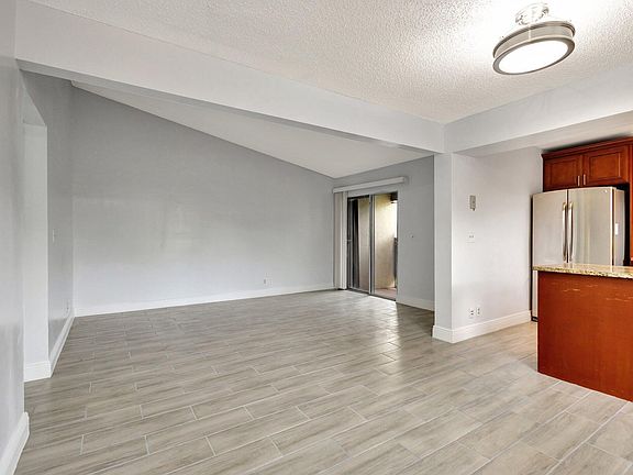 2nd image of 5264 Bosque Ln APT 22