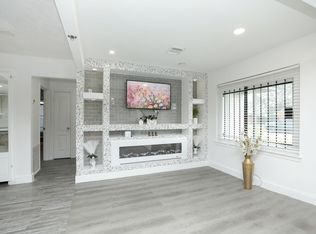 5739 Waterford Dr, Houston, TX 77033