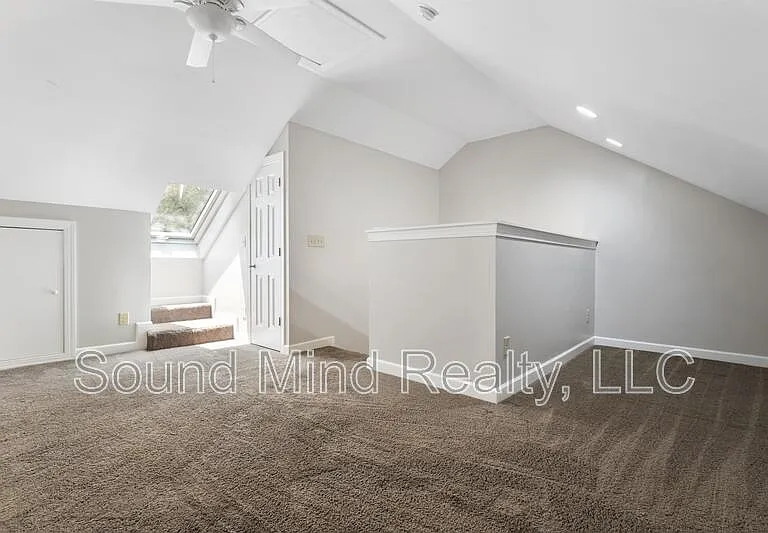 112 Lomond Ln — Photo 23