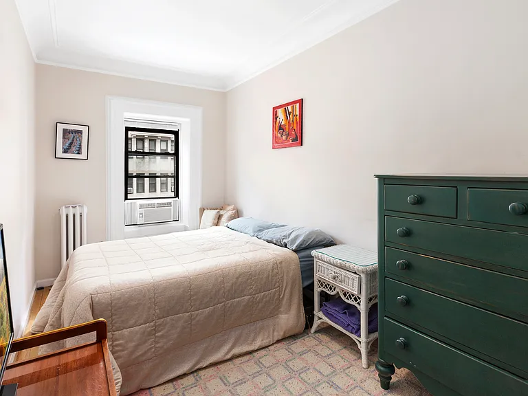 32 W 71st St #4A — Photo 2