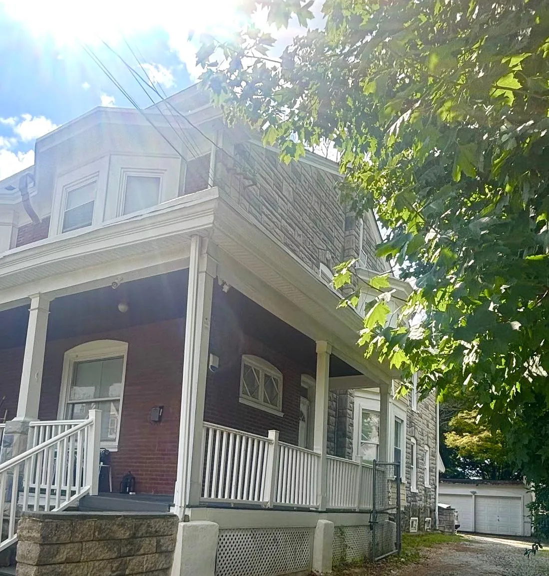 5 bed, 1.5 bath, 2088 sqft, $2,899 — Photo 3