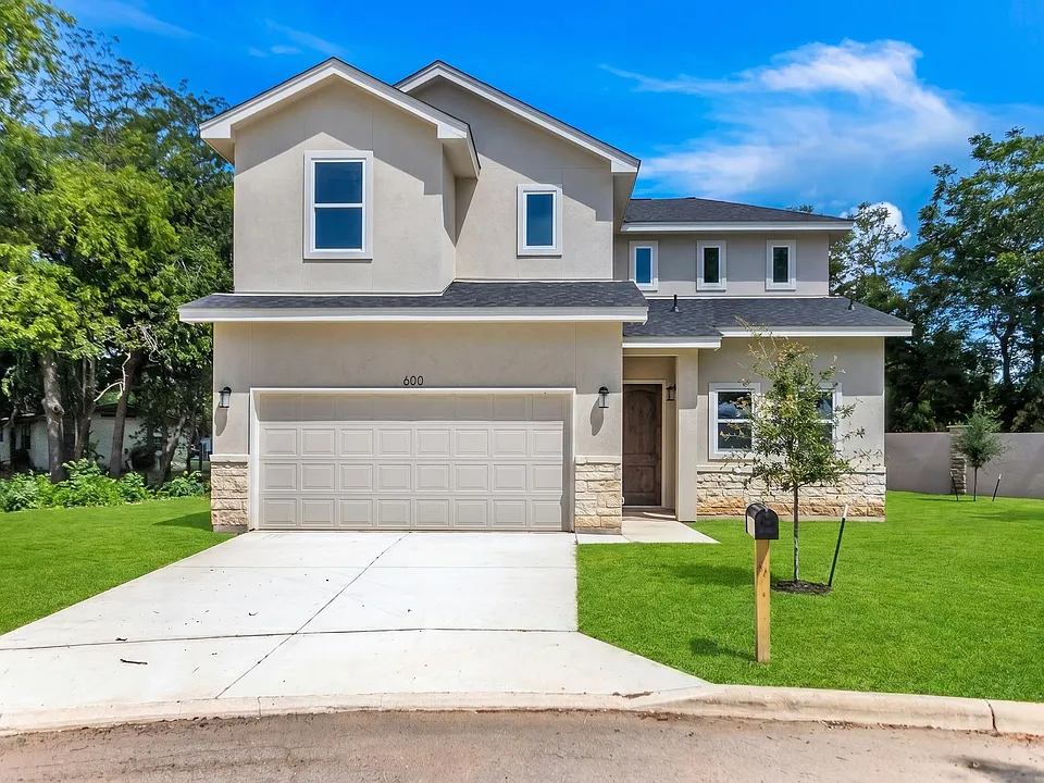600 Park Cir