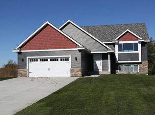330 Field Crest Blvd NE, Cokato, MN 55321