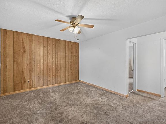 5th image of 648 Jacqueline Ave