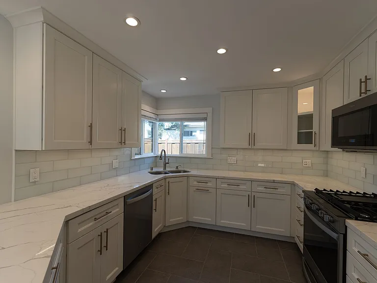 1313 Lawton Ave #A — Photo 9
