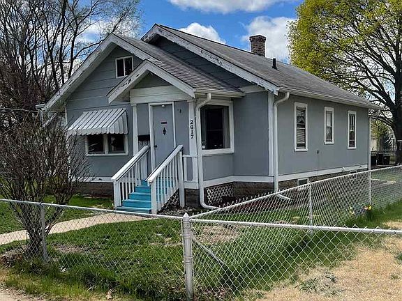 3rd image of 2617 Hanson St