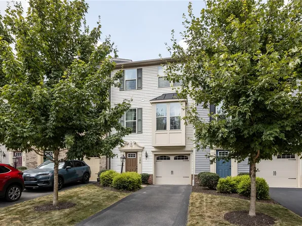 126 Arbor Trail Dr, Mc Kees Rocks, PA 15136