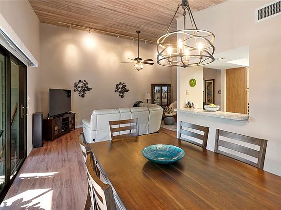 5th image of 2125 Pine Ave #201