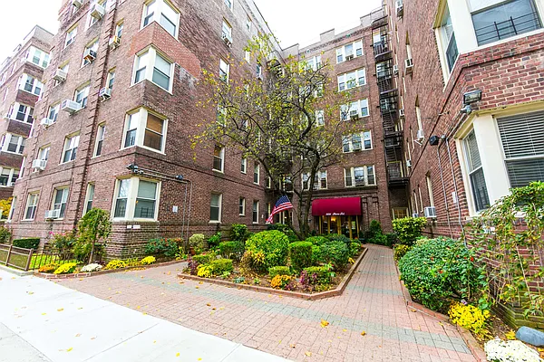 Sold by REMAX Elite | media 5