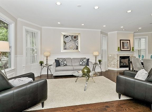 2nd image of 4028 N Albany Ave #1