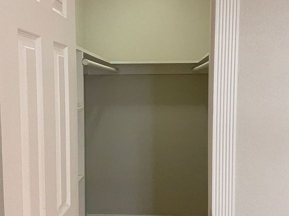 5th image of 1931 NE 51st St APT 12